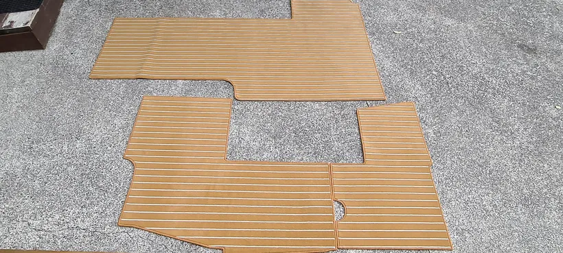 Nylon base caravan carpet with overlocked edges