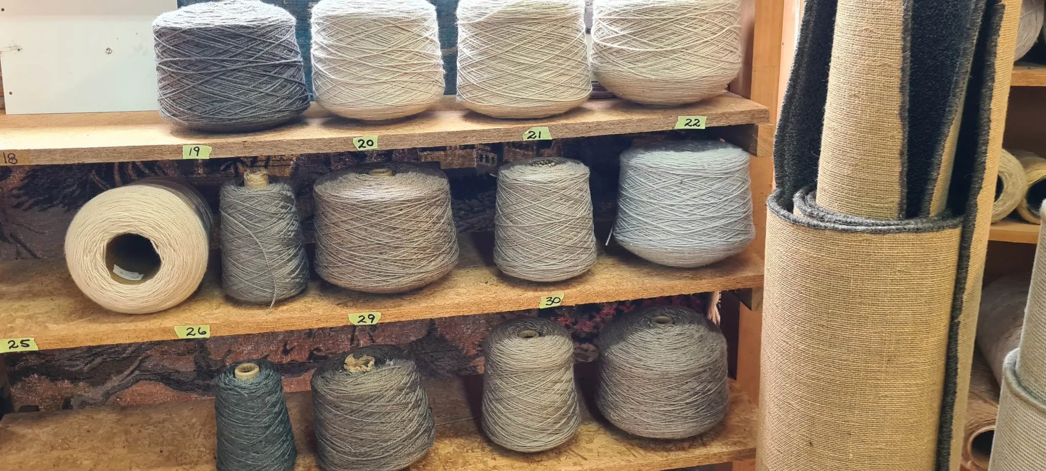 Neutral yarn colour options for carpet overlocking and binding
